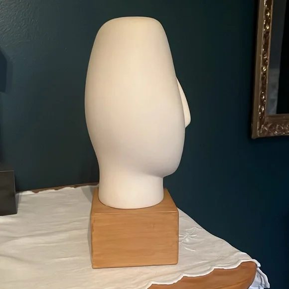 IKEA Bisque Nagon Head Sculpture - Picture 4 of 16